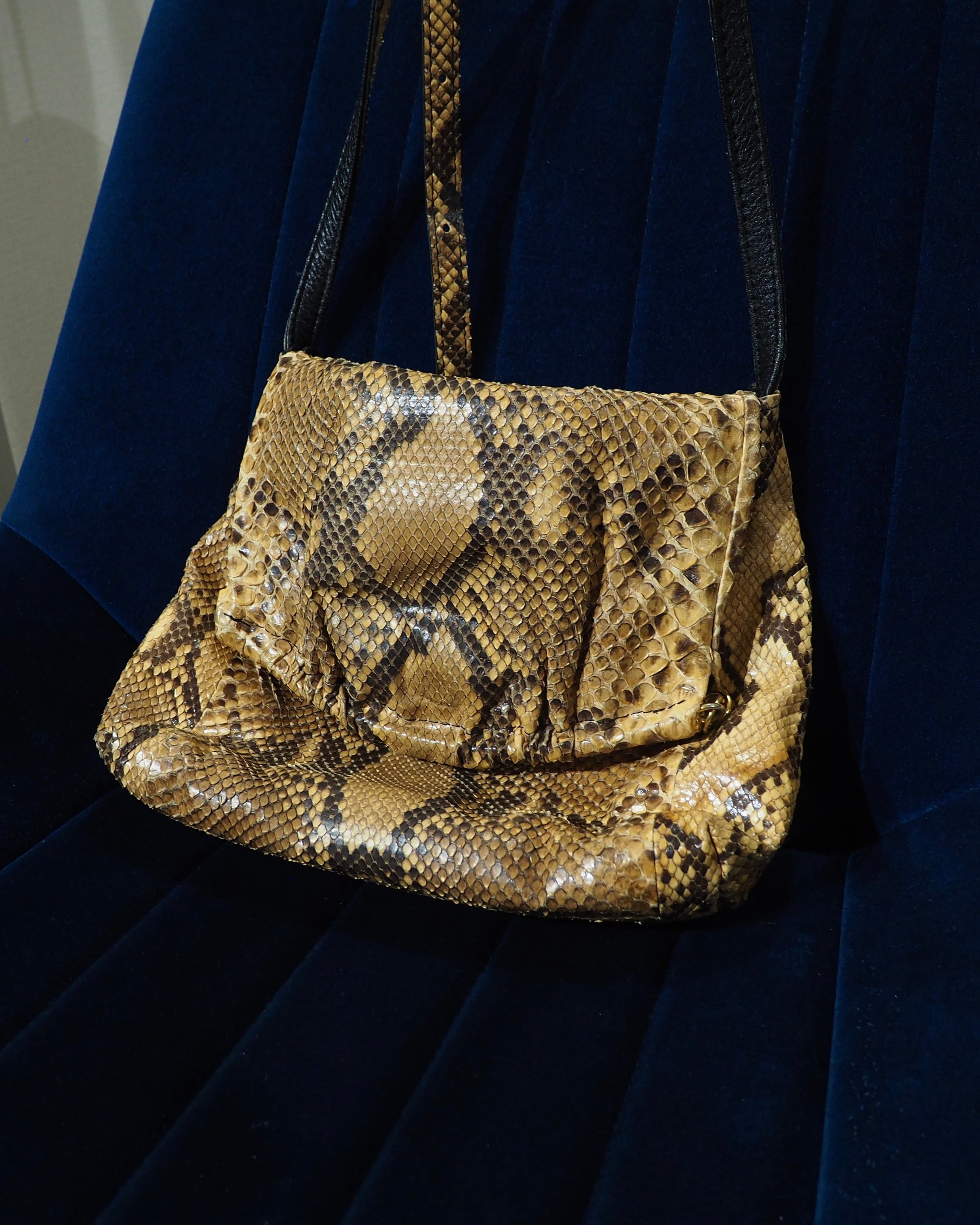 ” Unknown ” Vintage Python Leather Hand Shoulder Bag
