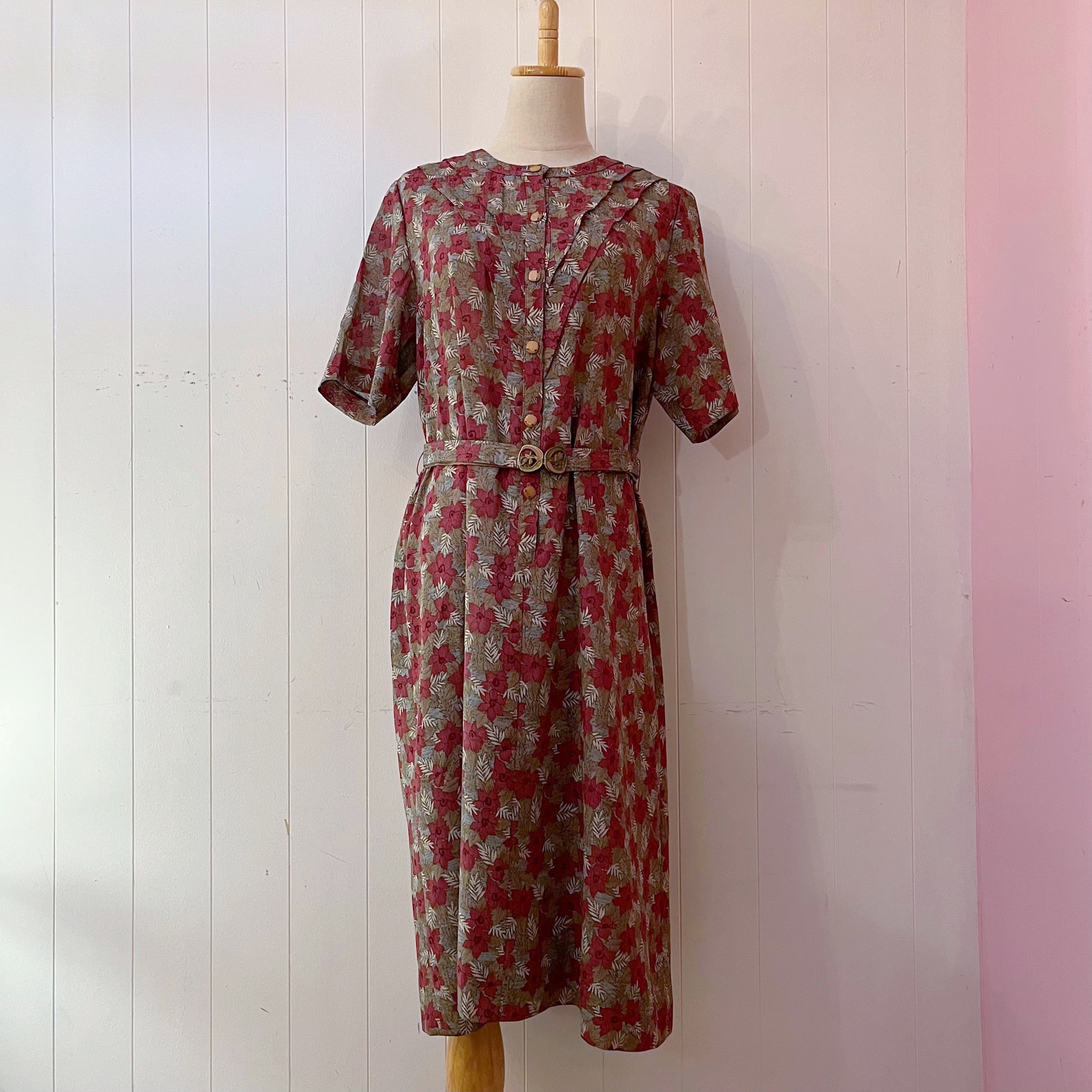 dark red leaf belt one-piece