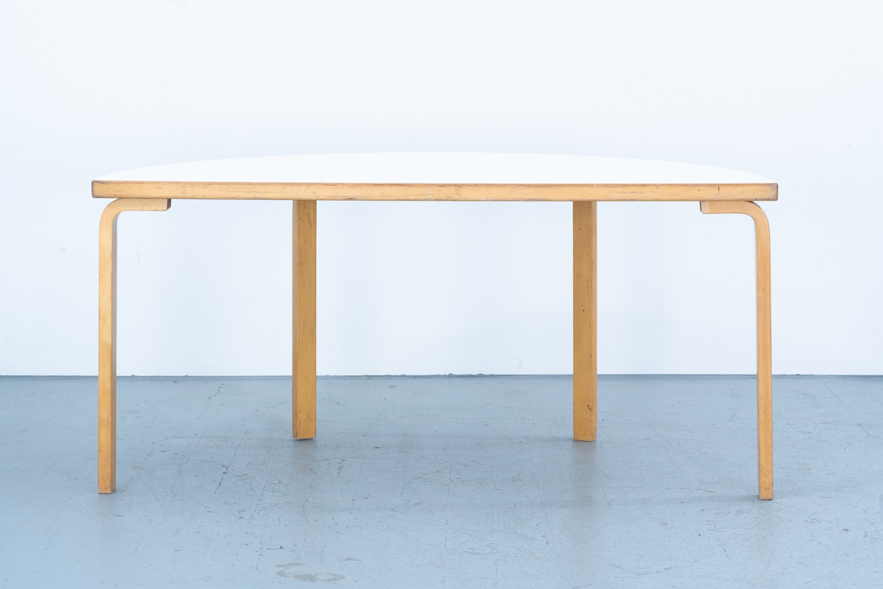 Alvar Aalto | Semicircular Table White Laminate