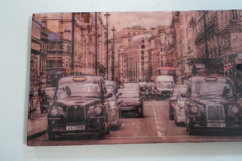London / ロンドンの現代アート作品 絵画販売 | TOMOYA GALLERY STORE