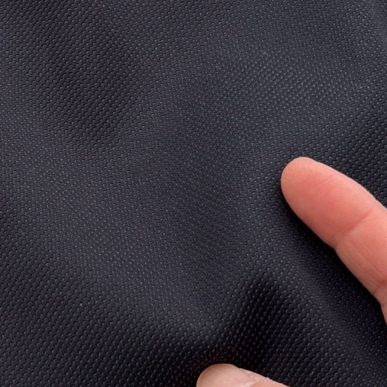 ★NO096◆2ｍ◆綿100％先染め斜め織り生地◆ネイビーブラック