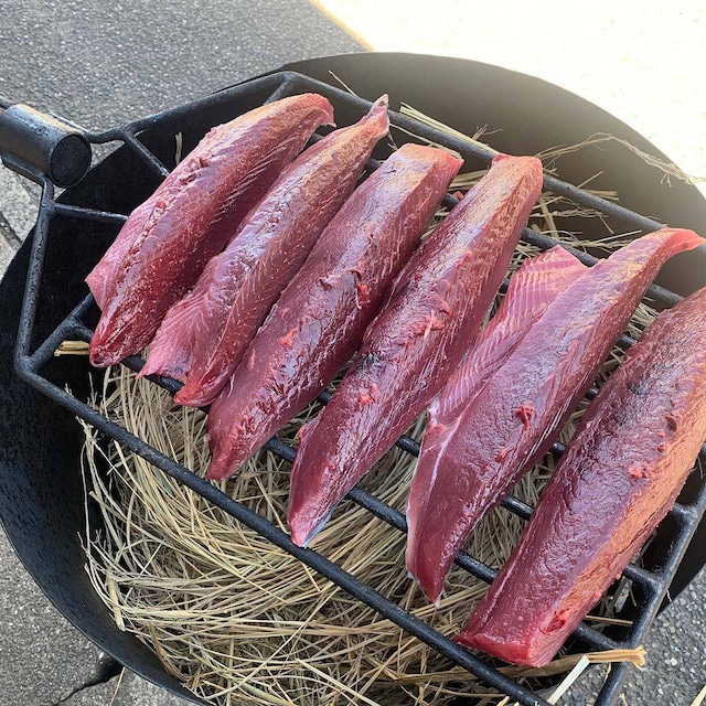 高知県大月産 藁にこだわって作るカツオの藁焼き