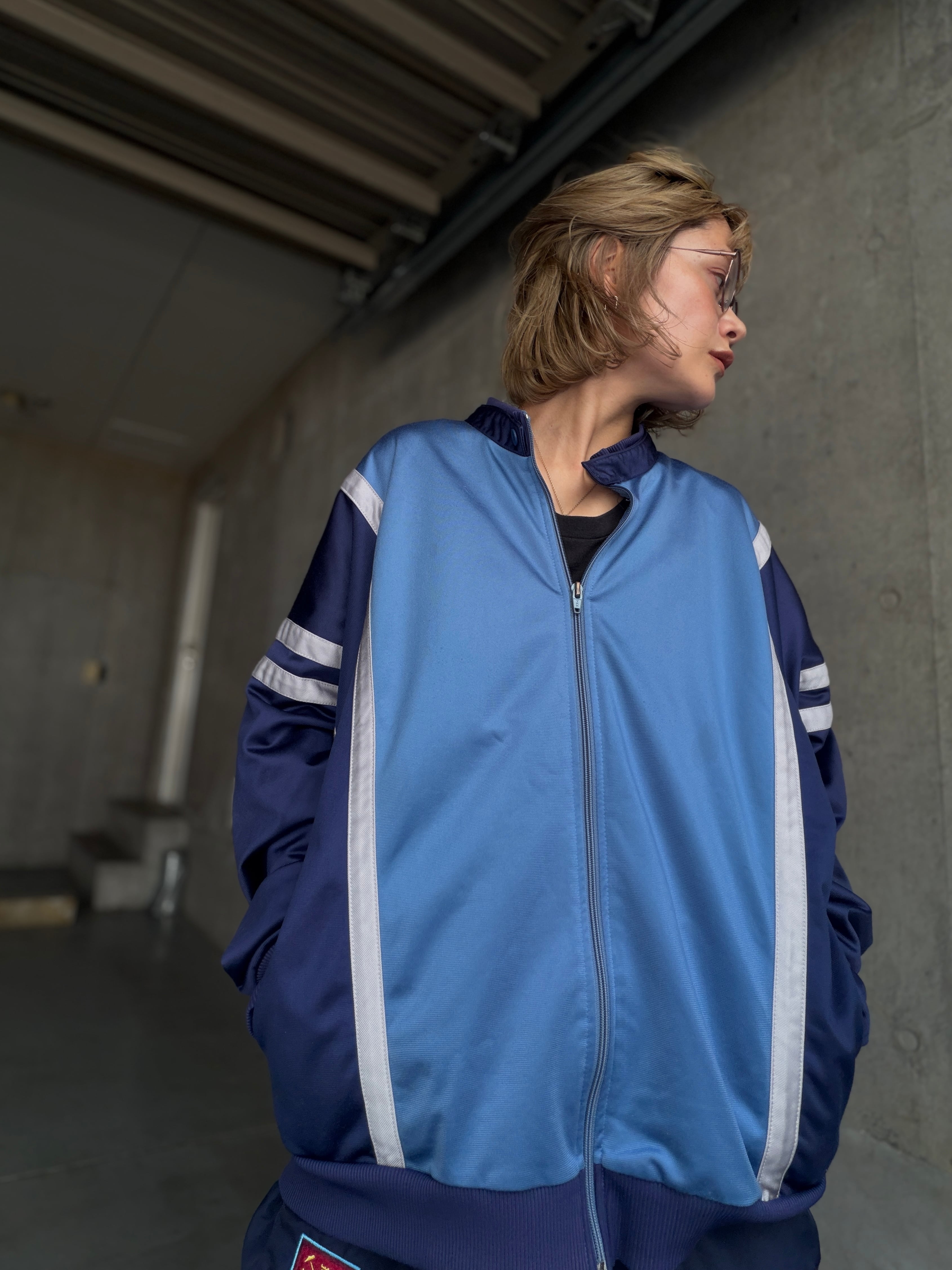 (OT1578)80’s-90’s Chin srap track jacket