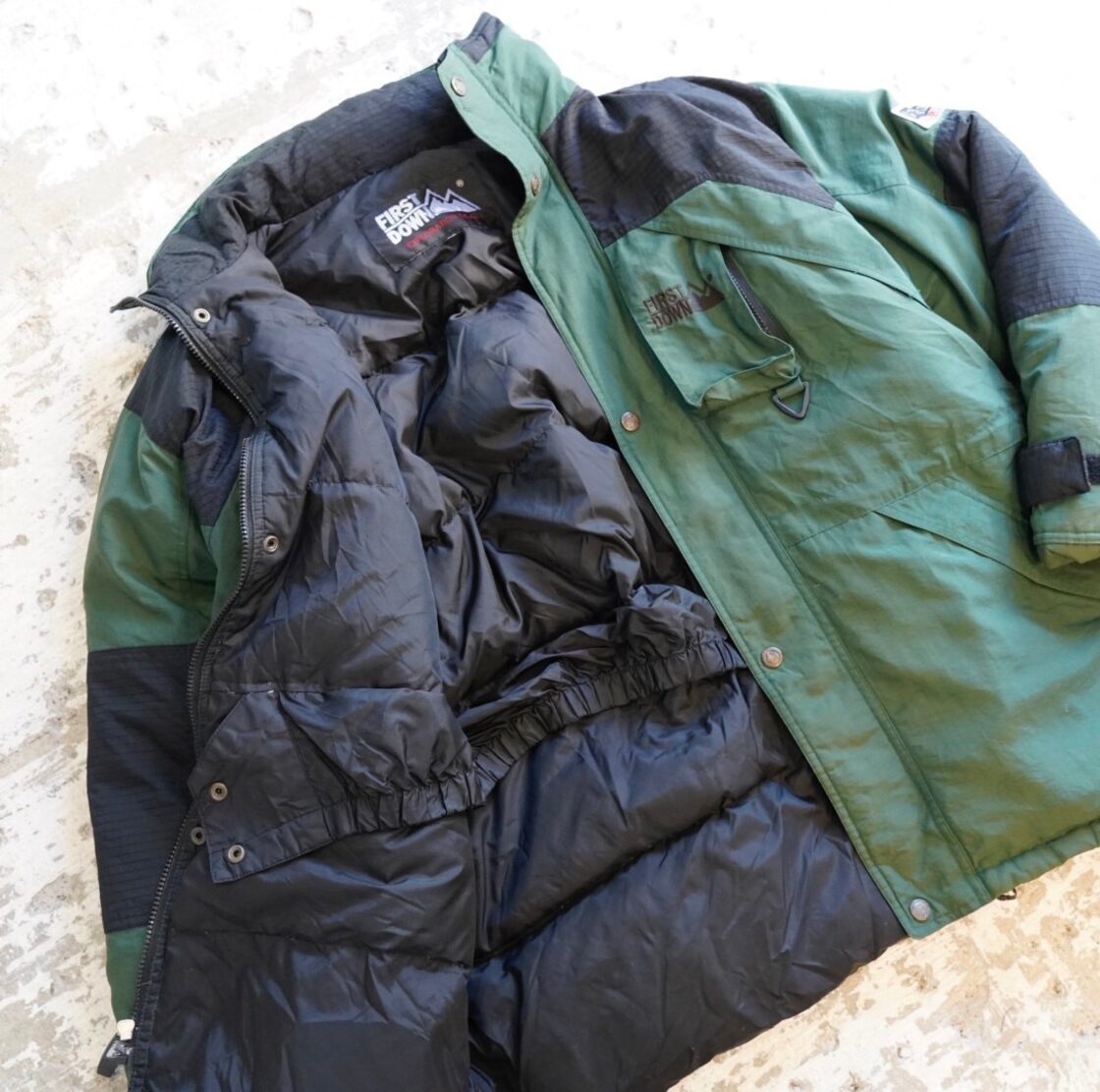 90s FIRST DOWN SAMPLING LOGO DOWN JACKET | Pay ID