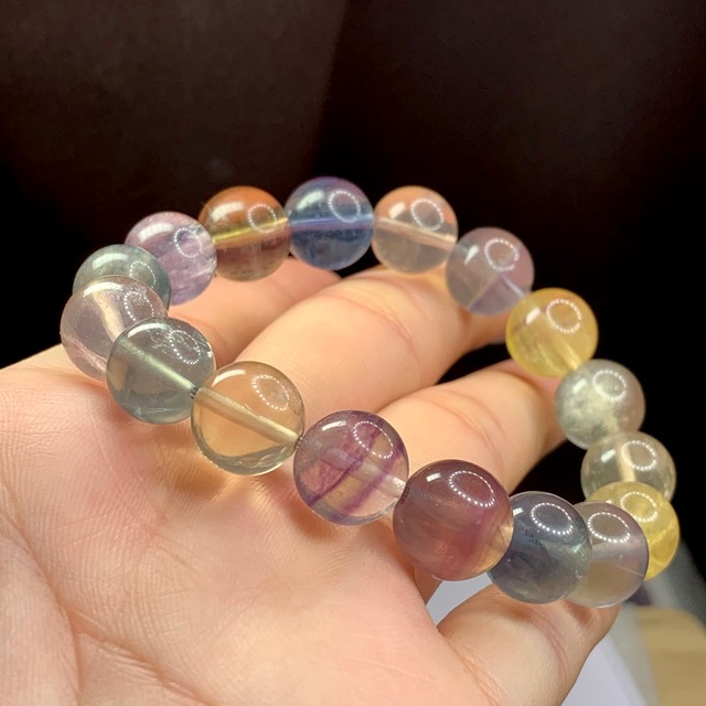 f129.透明度有り♪落ち着いた色合い♪フローライトブレスレット