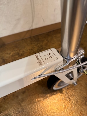 CarryMe x SEicコラボモデル　CLASSIC　カンノーリクリーム/ネイビーブルー