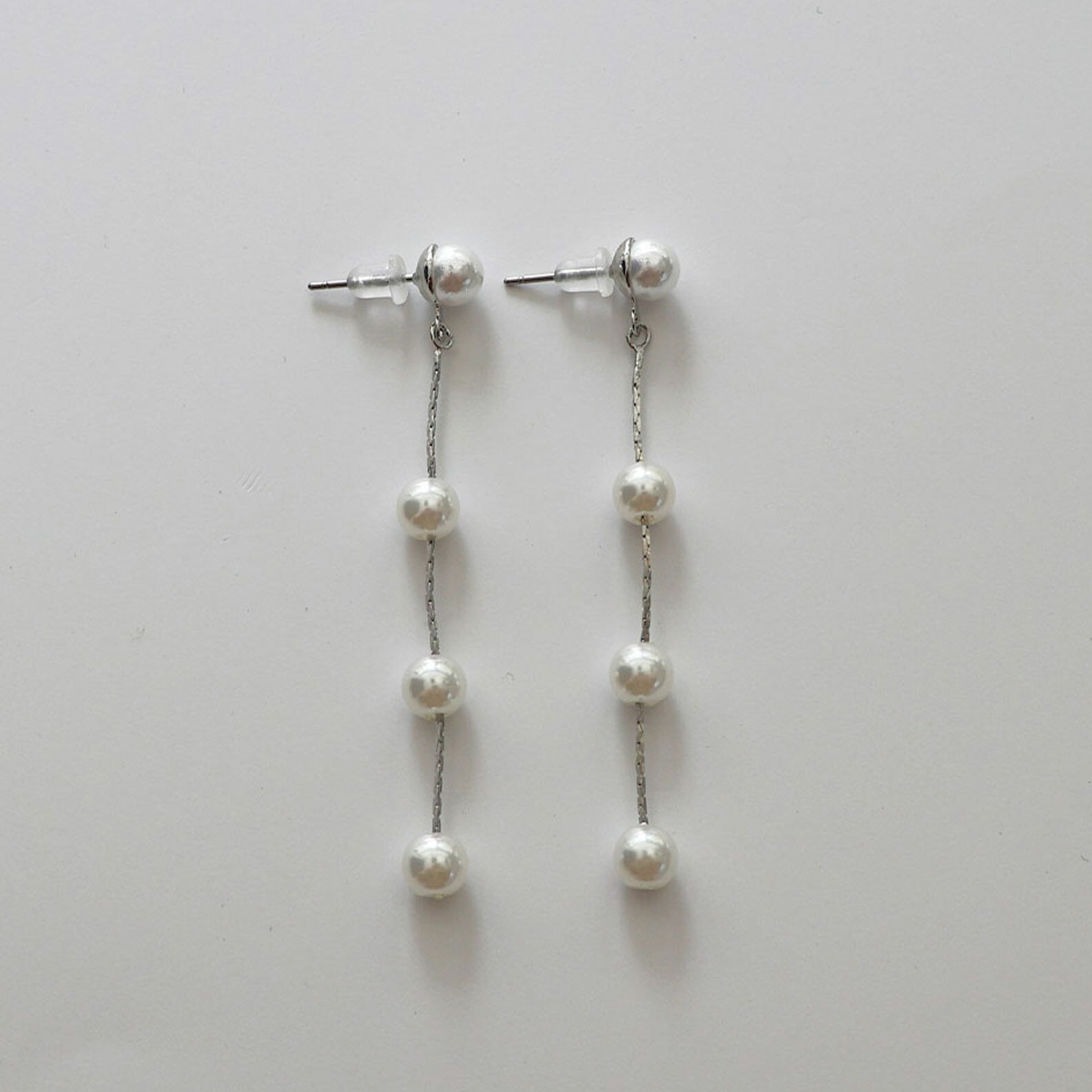 4連　パール　ドロップイヤリング　スウィング　ロングイヤリング　普段使い　パーティー　韓国製