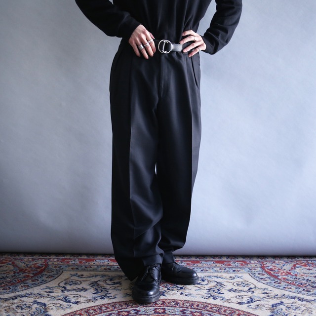 3-tuck tapered silhouette black wide slacks