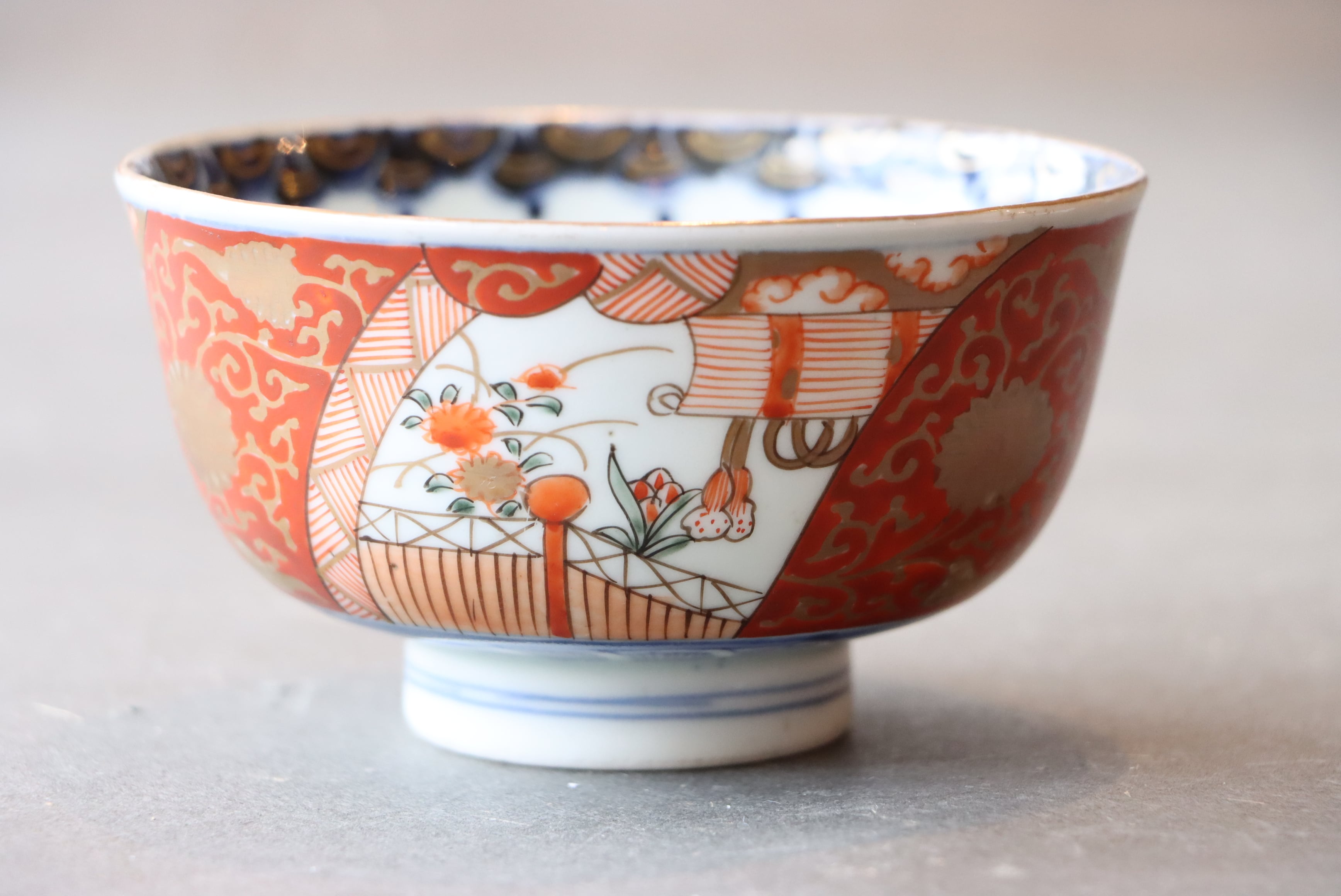 伊万里焼 色絵 花御簾瓔珞文 蓋茶碗/Imari covered bowl | (有)新原美術