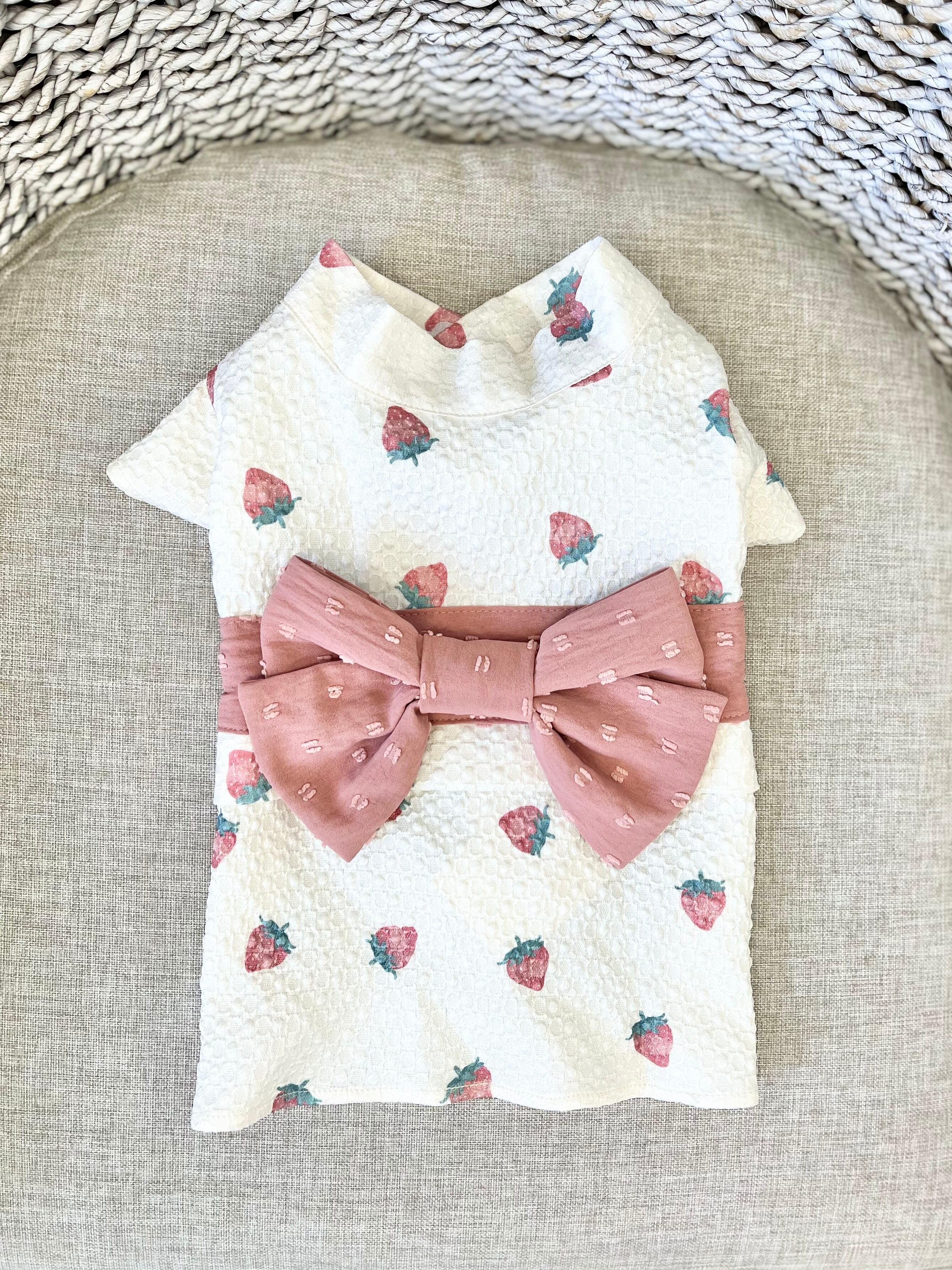 【完売品】モンシェリ　冷感水彩いちご柄浴衣　Sサイズ セール】[moncheri モンシェリ] 冷感水彩いちご柄浴衣 / 犬 犬服