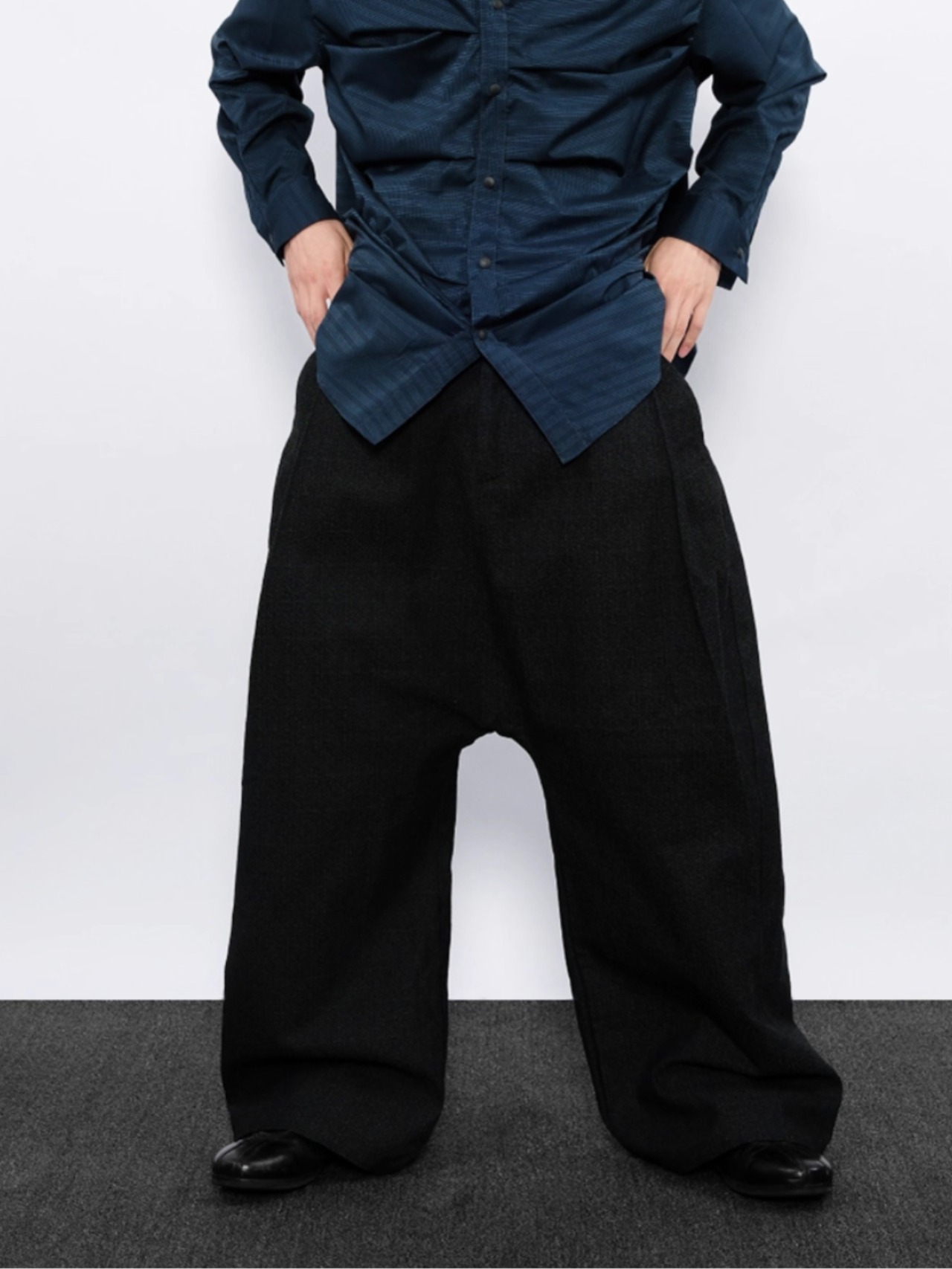 7440 37 1 Wide Pleated Denim Trousers