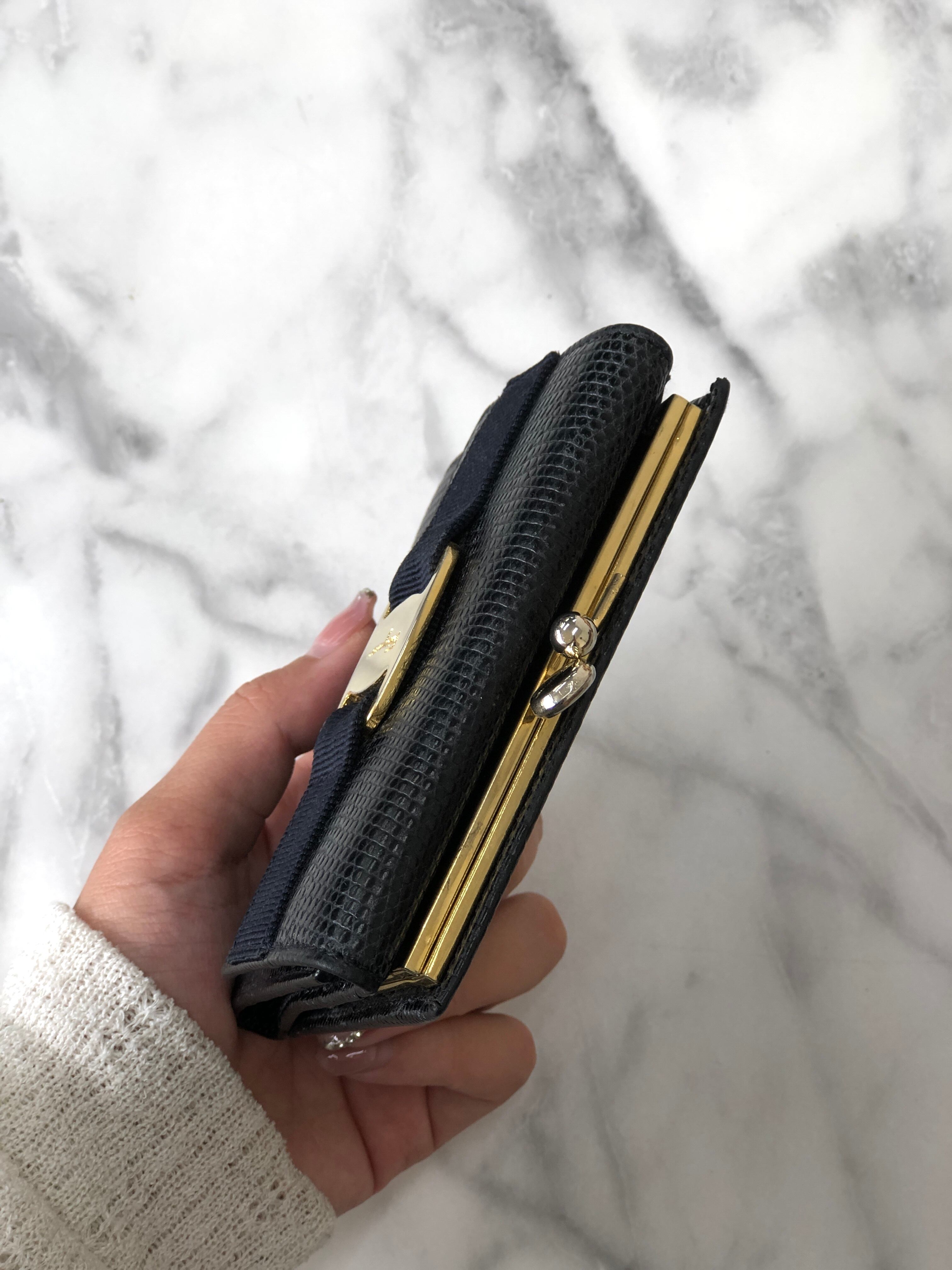 Salvatore Ferragamo サルヴァトーレ フェラガモ ヴァラリボン レザー