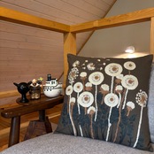 CUSHION COVER ALBIDUM（クッションカバー　北欧　柄：タンポポ）