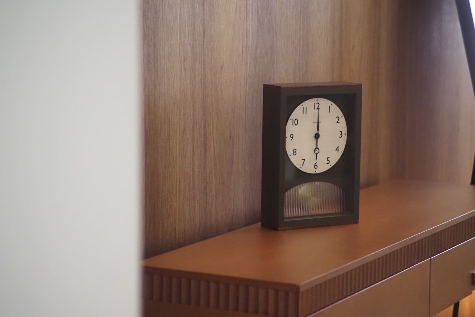 アーチの振り子時計 BROWN | シャンブル【CHAMBRE】byインターゼロ