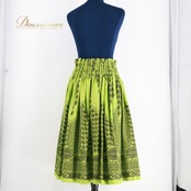 フラダンス 衣装 パウスカート グリーン系 ALOHA FABRICS 黄緑 黒 シングル ハワイアン レッスン アロハ 明るい 爽やか ハワイ製 ハワイアンプリント かわいい スカート ふんわり ブラック系