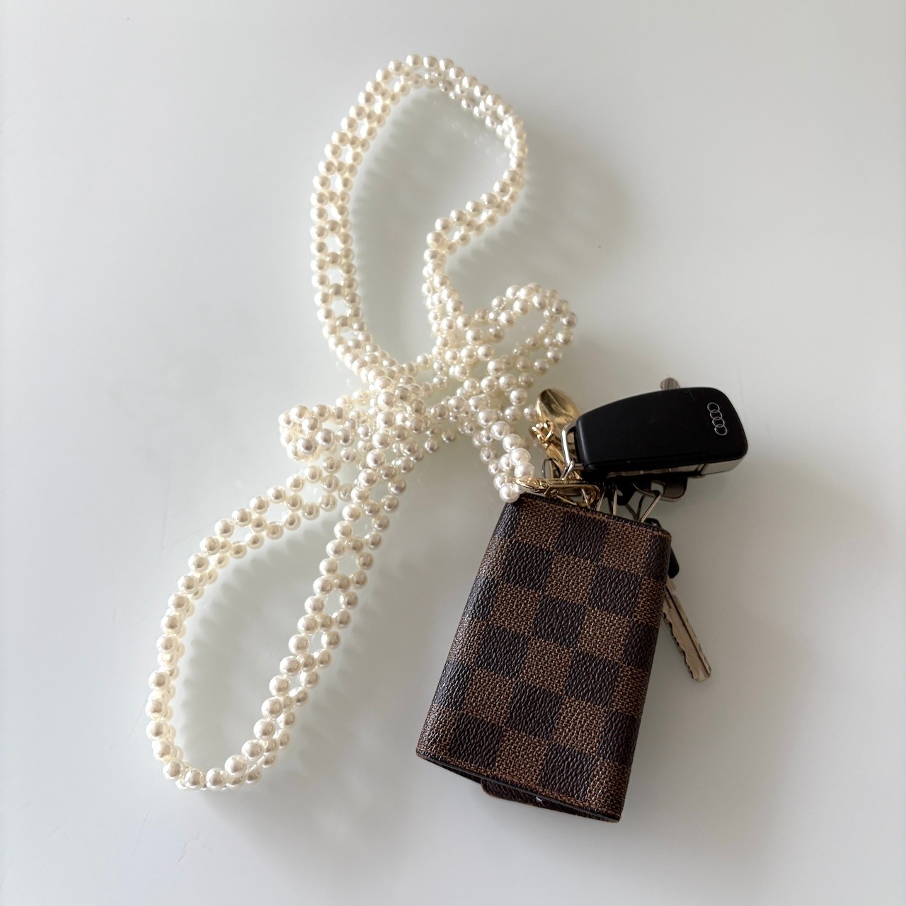 【INES BLANC (イネスブラン) 】ラコックフランセーズ スマホチェーン  la coque francaise 携帯チェーン スマホ ストラップ ショルダーチェーン スマホショルダー 携帯ストラップ 携帯ホルダー 肩がけ 全機種対応   おしゃれ  フランス直輸入