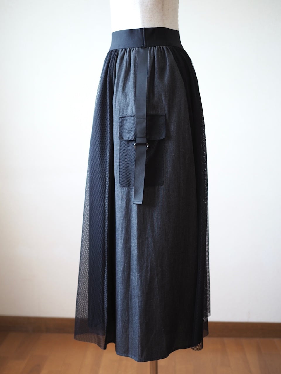 メッシュデザインスカート <ブラック>