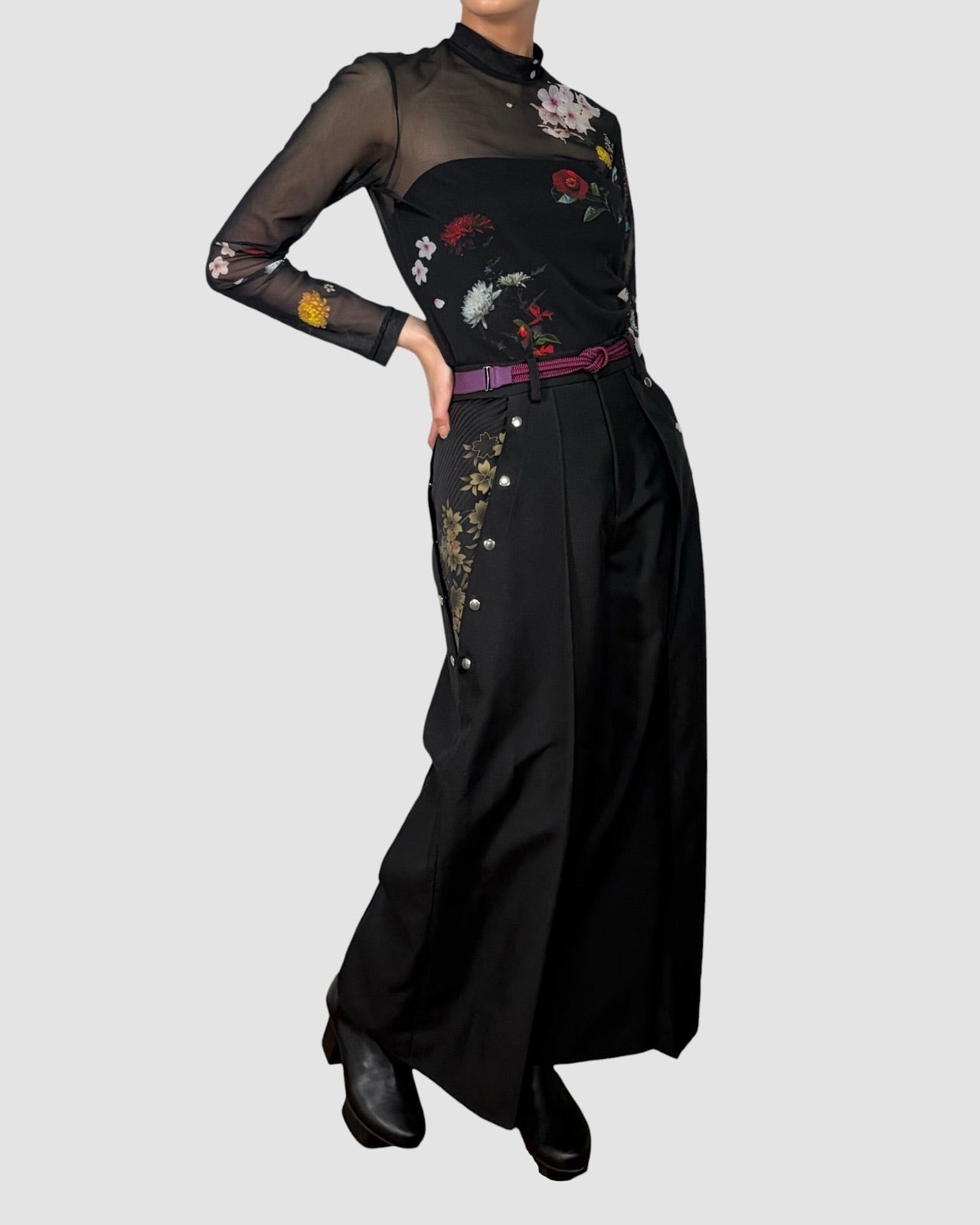袴風脇開きパンツ Hakama Wide-Legged Pants With Buttoned Side