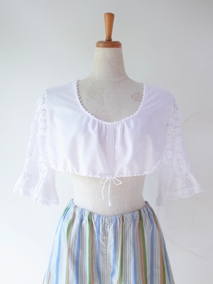 80-90s Austrian Embroidery Crop Blouse