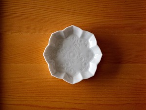 深山　|　gaku 線刻小皿（八稜鏡）