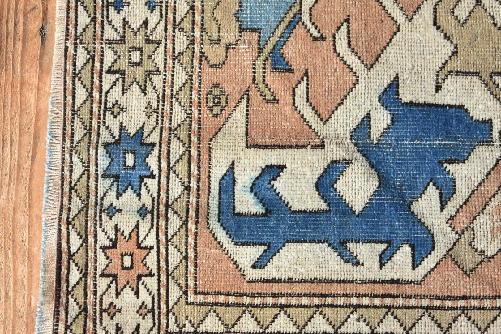 LR05056 Old tribal rug | lool(ロール)山口市にて北欧家具