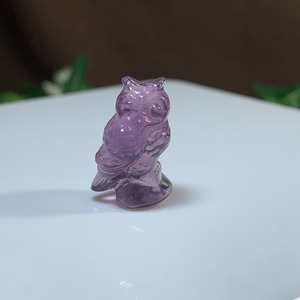 32.可愛い小さいフローライトふくろう