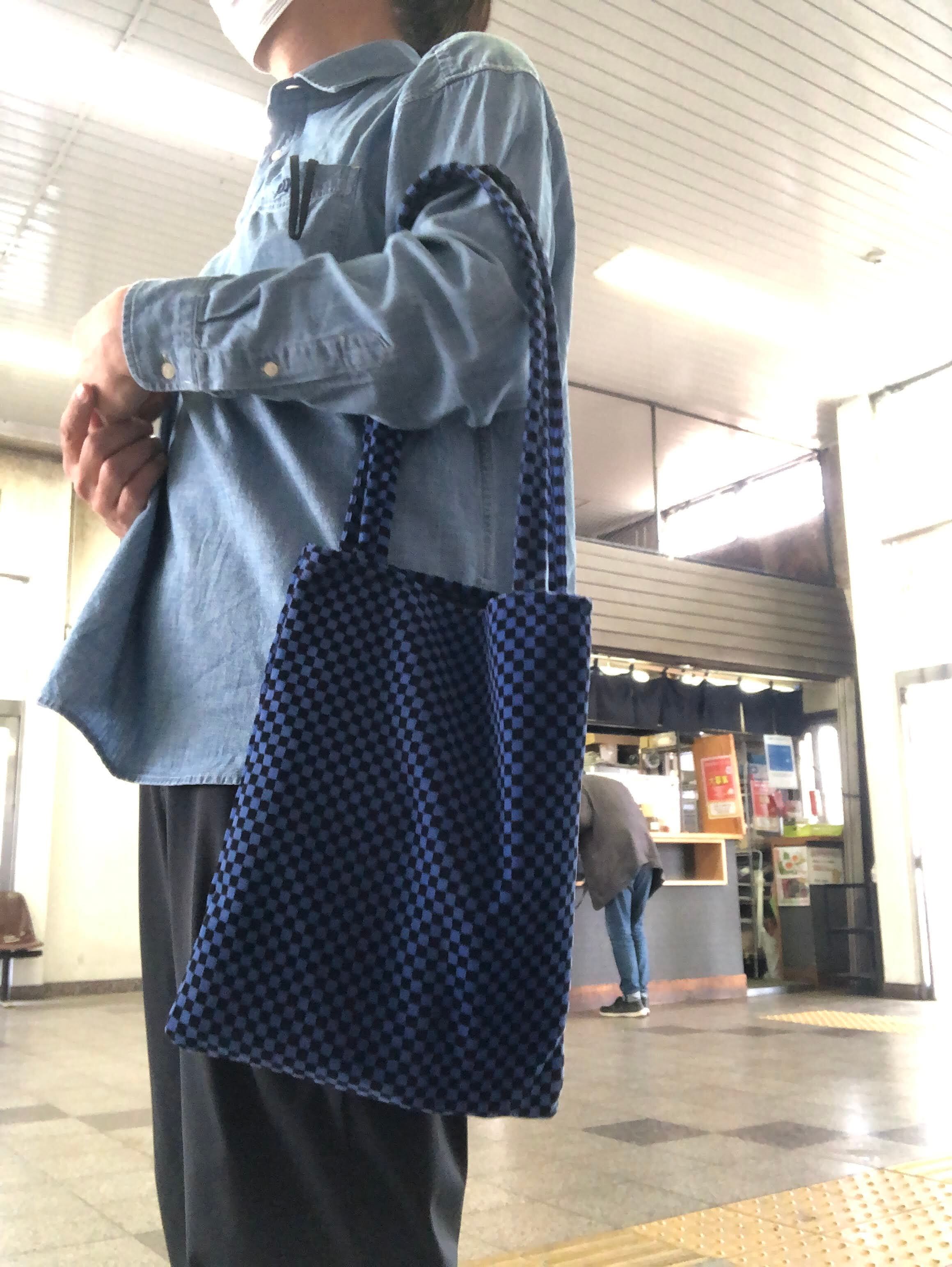 811系のイメージ：A4書類がすっぽり【トートバッグ（大）スタイルA