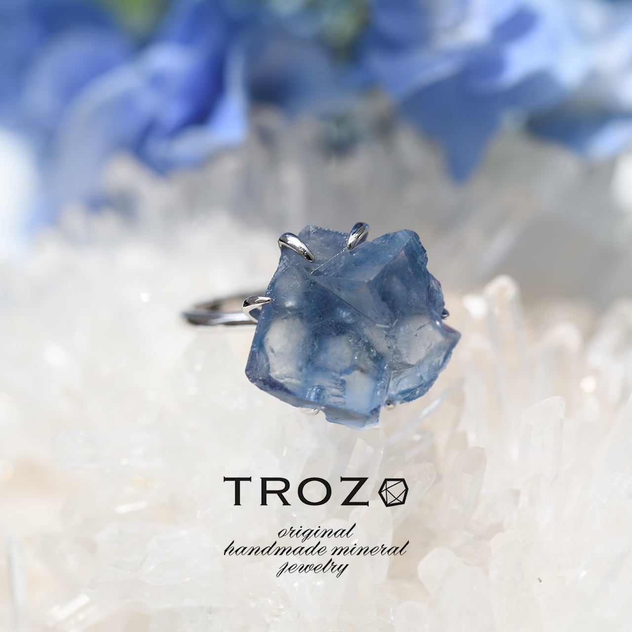 フローライト | TROZO 鉱物原石の天然石アクセサリーブランド