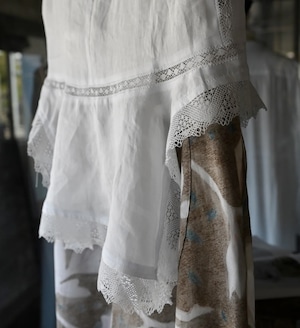 NativeVillage (ネイティブヴィレッジ) No.6 寂静 スリーブレスレースブラウス(white)