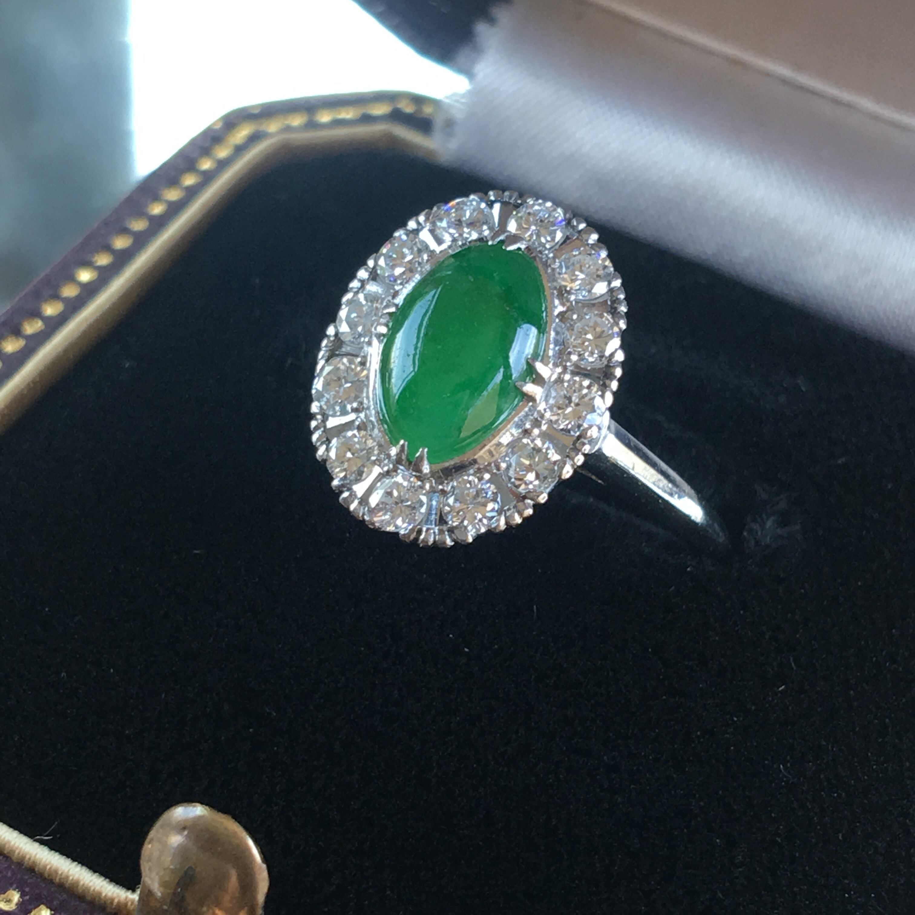 ヴィンテージ ダイヤモンド取り巻き 翡翠プラチナリング