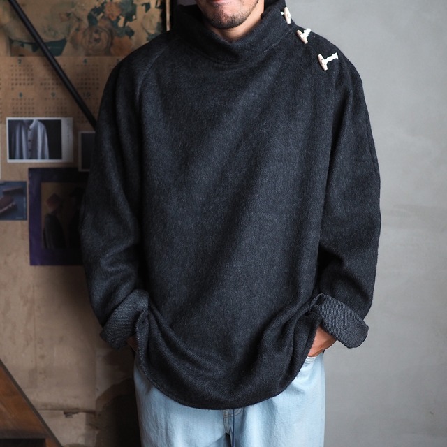TATAMIZE・ハイネックウールカットソーwithウッドトグル・ ダークグレー
