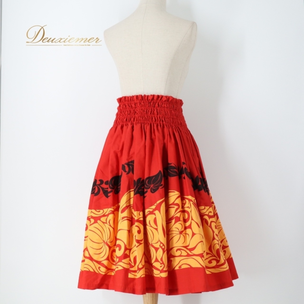 フラダンス 衣装 パウスカート レッド系 モンステラ柄 ハワイアンプリント アロハ フラ ダンス レッスン 練習 日本製 華やか 鮮やか かわいい おしゃれ シングル スカート フレア オレンジ系 ブラック系 赤 橙 黒 レディス フラダンス衣装 かわいいスカート ハワイアンコーデ リゾートファッション お洒落 ハワイアンテイスト