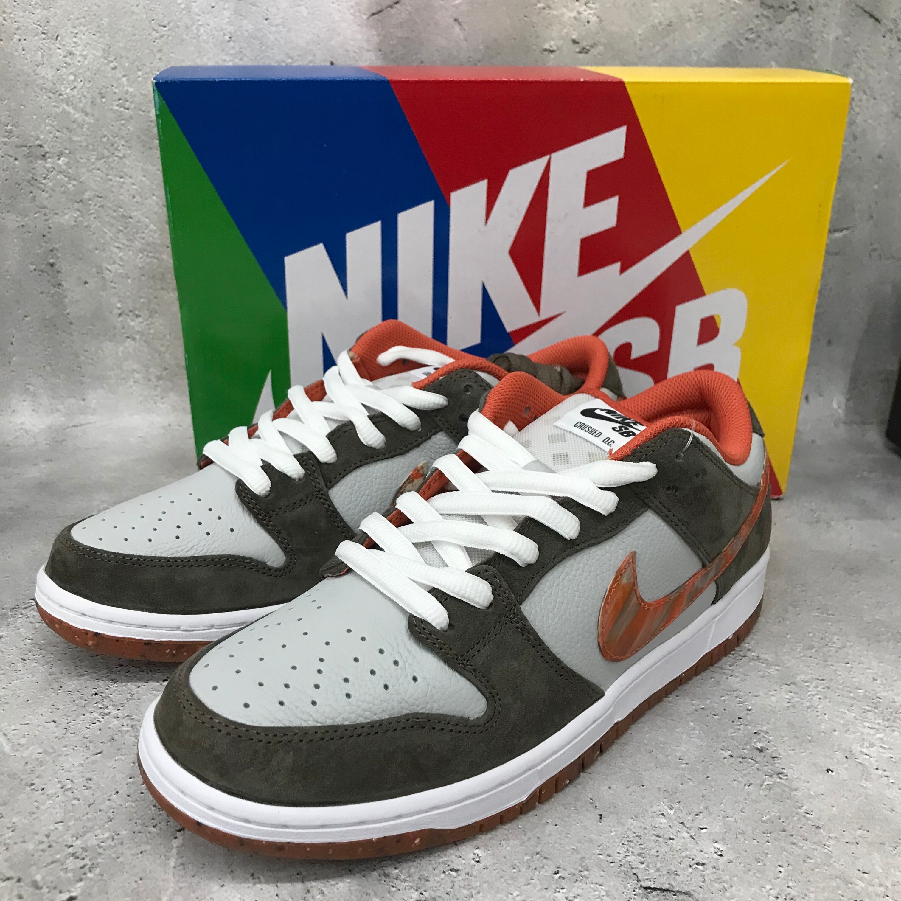 Crushed Skate Shop × Nike SB Dunk Low QS Crushed Skate Shop × Nike SB Dunk Low QS