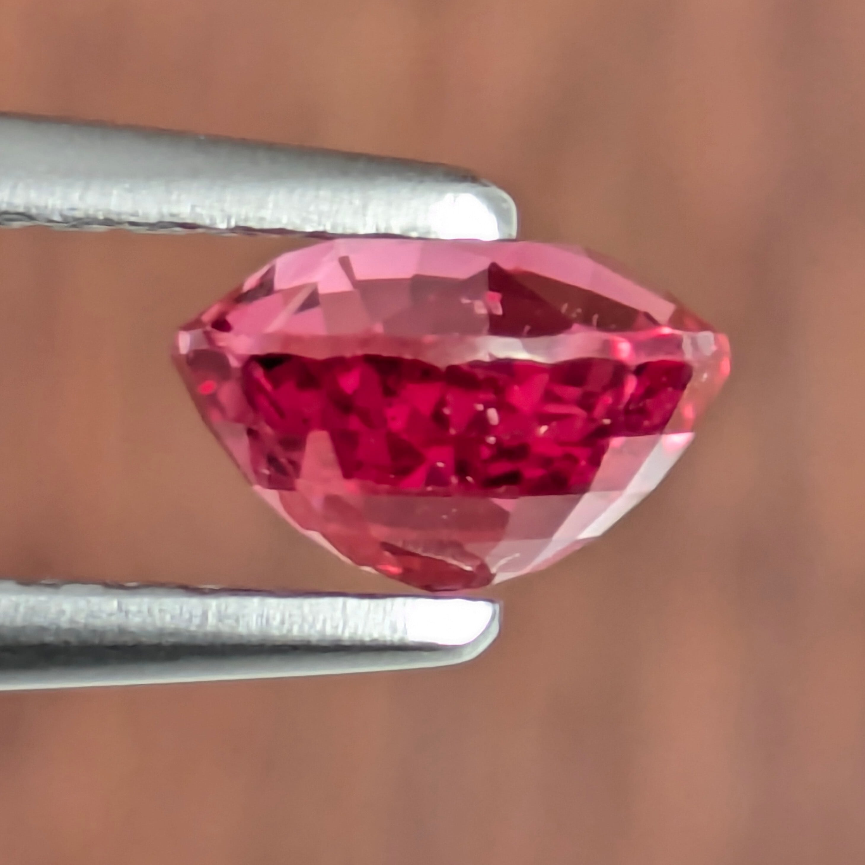 ピンクスピネル ルース ミャンマー・モゴック産 【1.05ct】 PRO207581