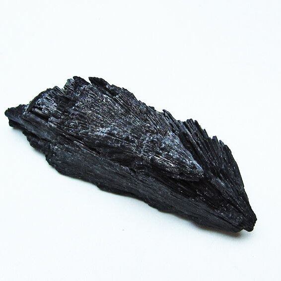 ブラック カイヤナイト 原石 一点物 171-7585