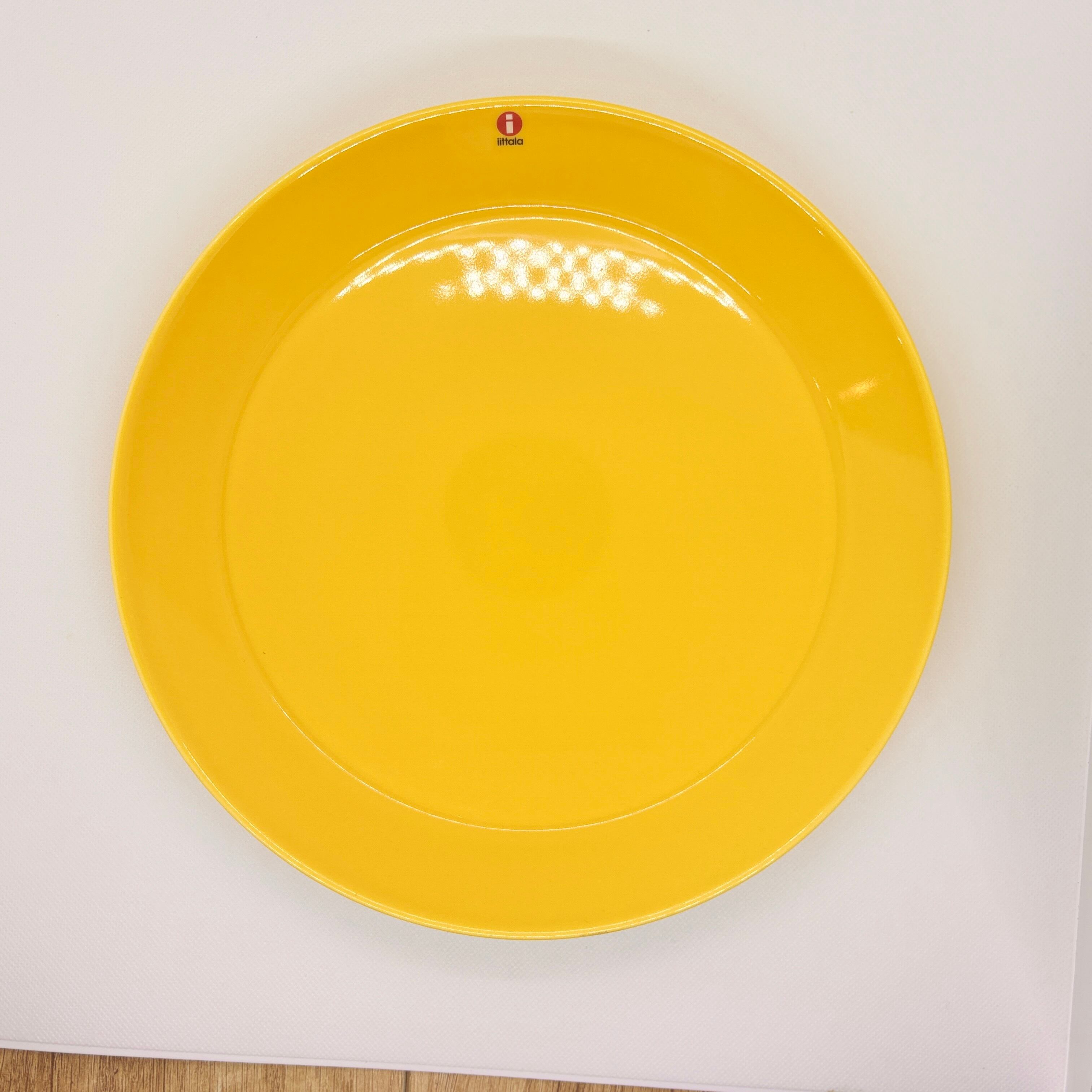 ｲｯﾀﾗ ittala ﾃｨｰﾏ ﾌﾟﾚｰﾄ 26cm ﾊﾆｰ  [カラー: ハニー]