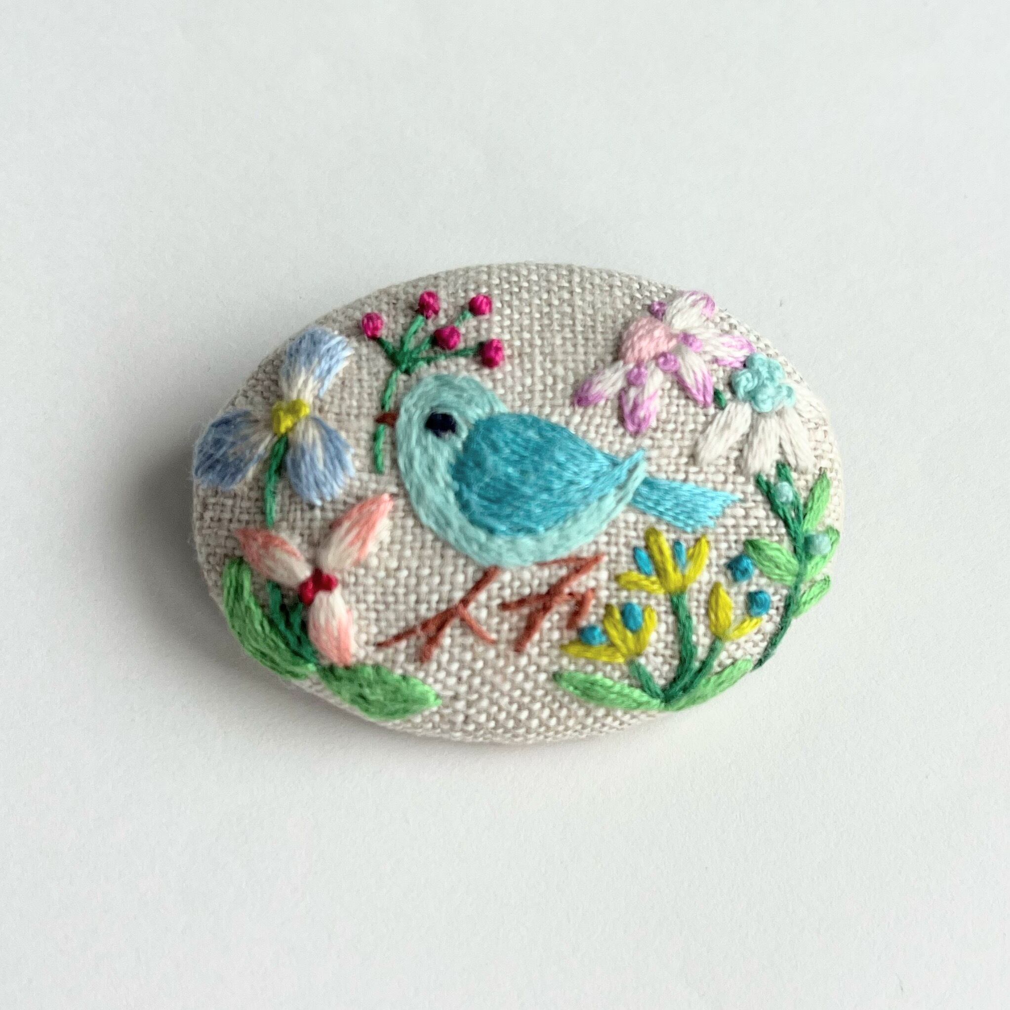 ことりと草花の刺繍ブローチ【botanical】#164 | j.couture