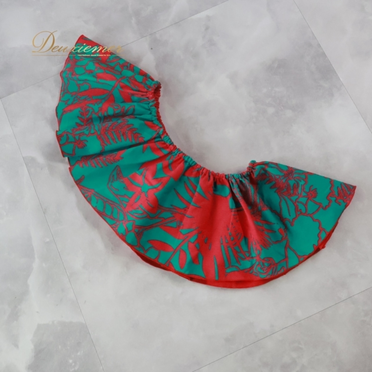 フラダンス 衣装 ワンピース ドレス グリーン系 マーメイドライン エムエムジェイ ハワイアンプリント アロハ MermaidLine MMJ フラ ダンス レッスン 練習 レッド系 緑 赤 フリル 着回し フレア キャミソールドレス オフショル 華やか 鮮やか かわいい おしゃれ 上品 おしゃれドレス リバーシブル フリル付き マーメイドライン グリーンレッド