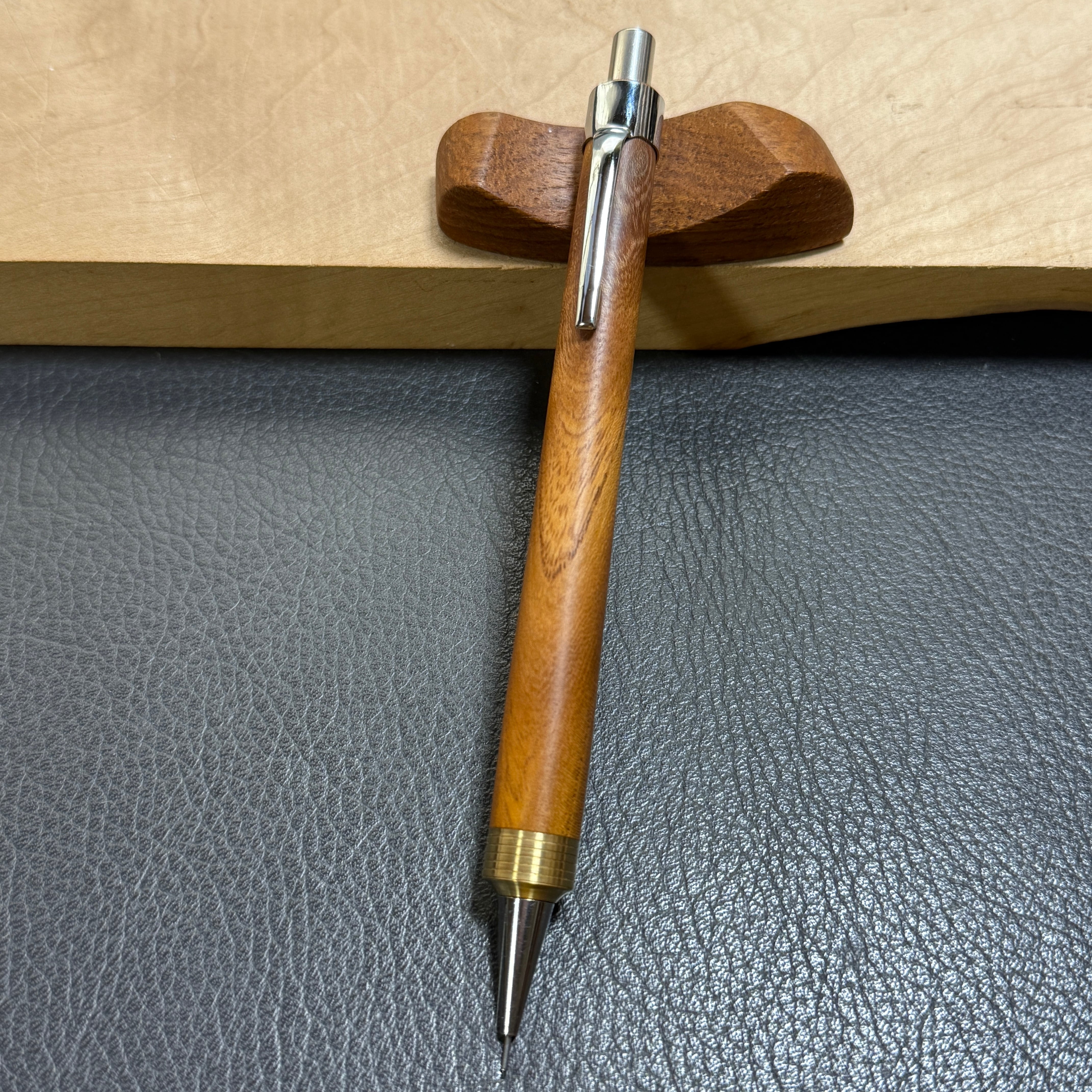 56ハワイアンマンゴースタビ　木製シャーペン　　強低重心R　真鍮 handwood