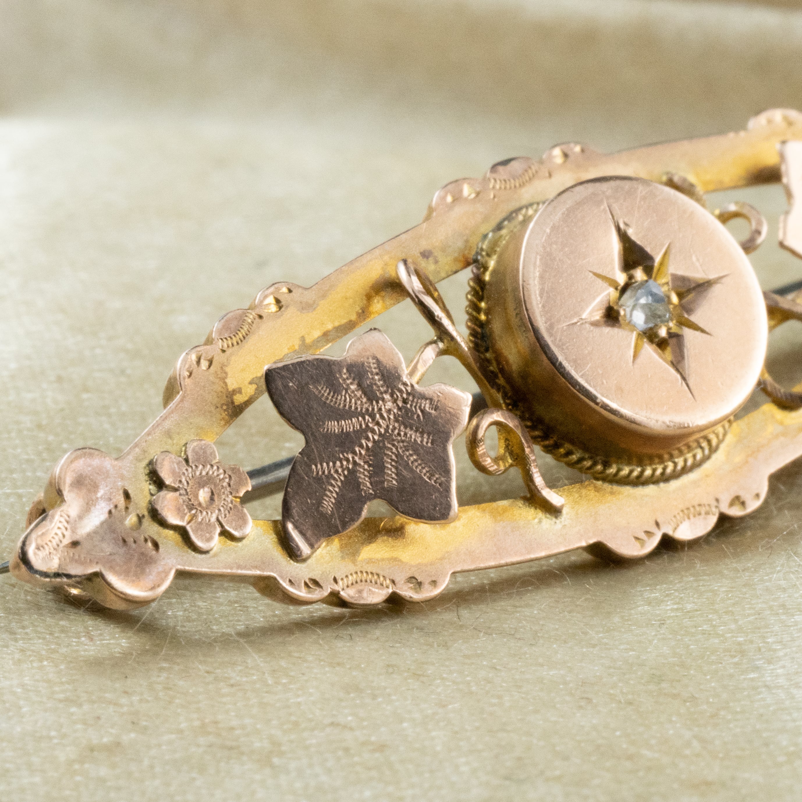 イギリス アンティーク ブローチ K9 オールドカットダイヤモンド 1900