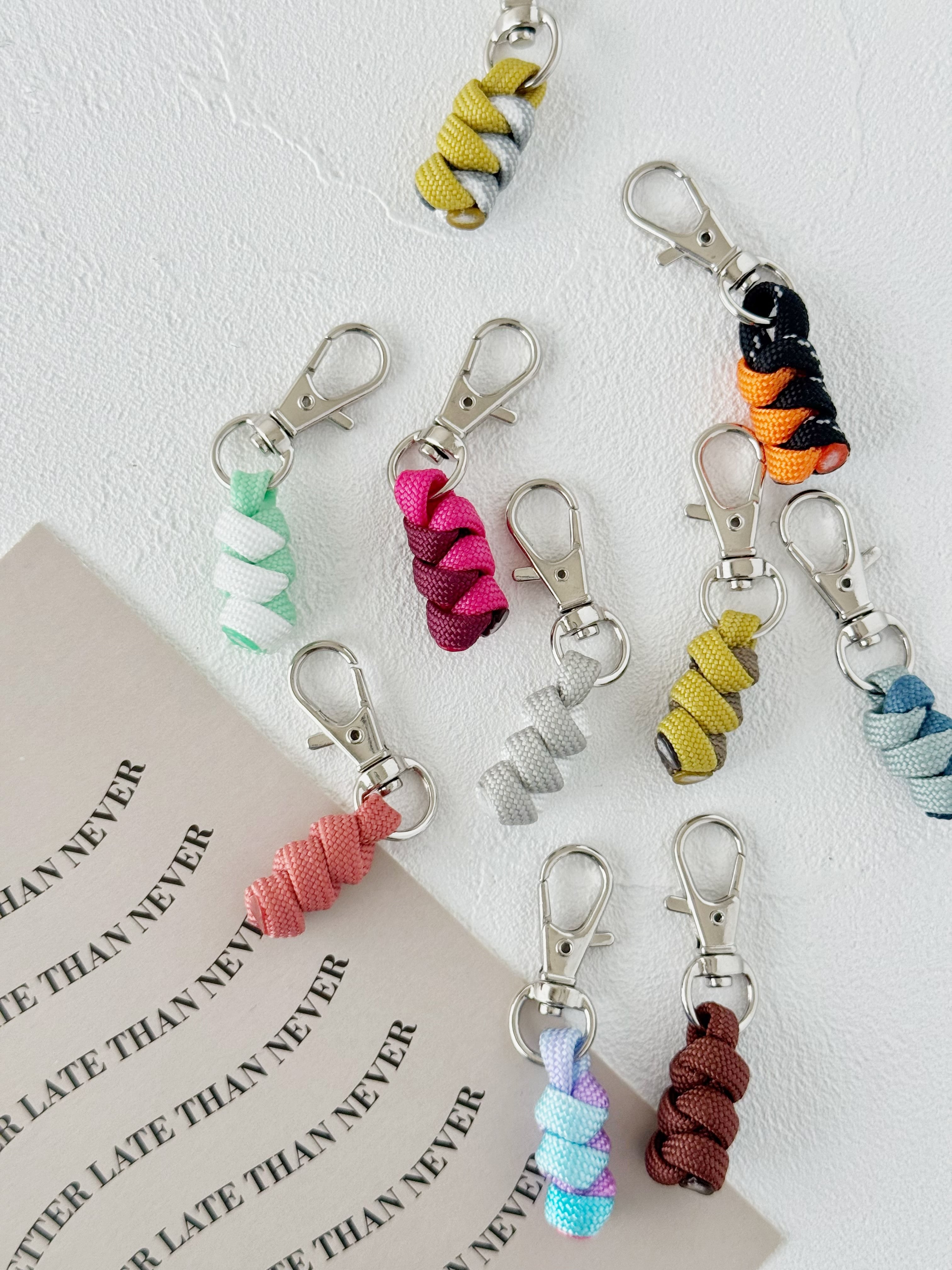 SET販売　チャーム　パラコードなど 完成品】パラコードのミニチャーム | Slowly fibers -Macrame shop-