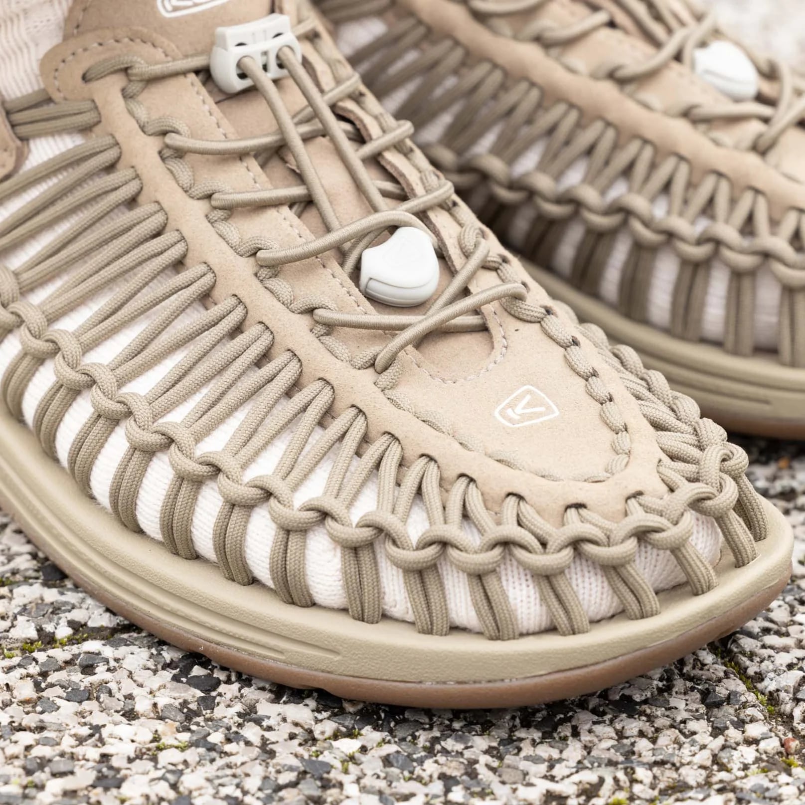 KEEN キーン】UNEEK ユニーク (Timberwolf/Plaza Taupe) | CARNOSA
