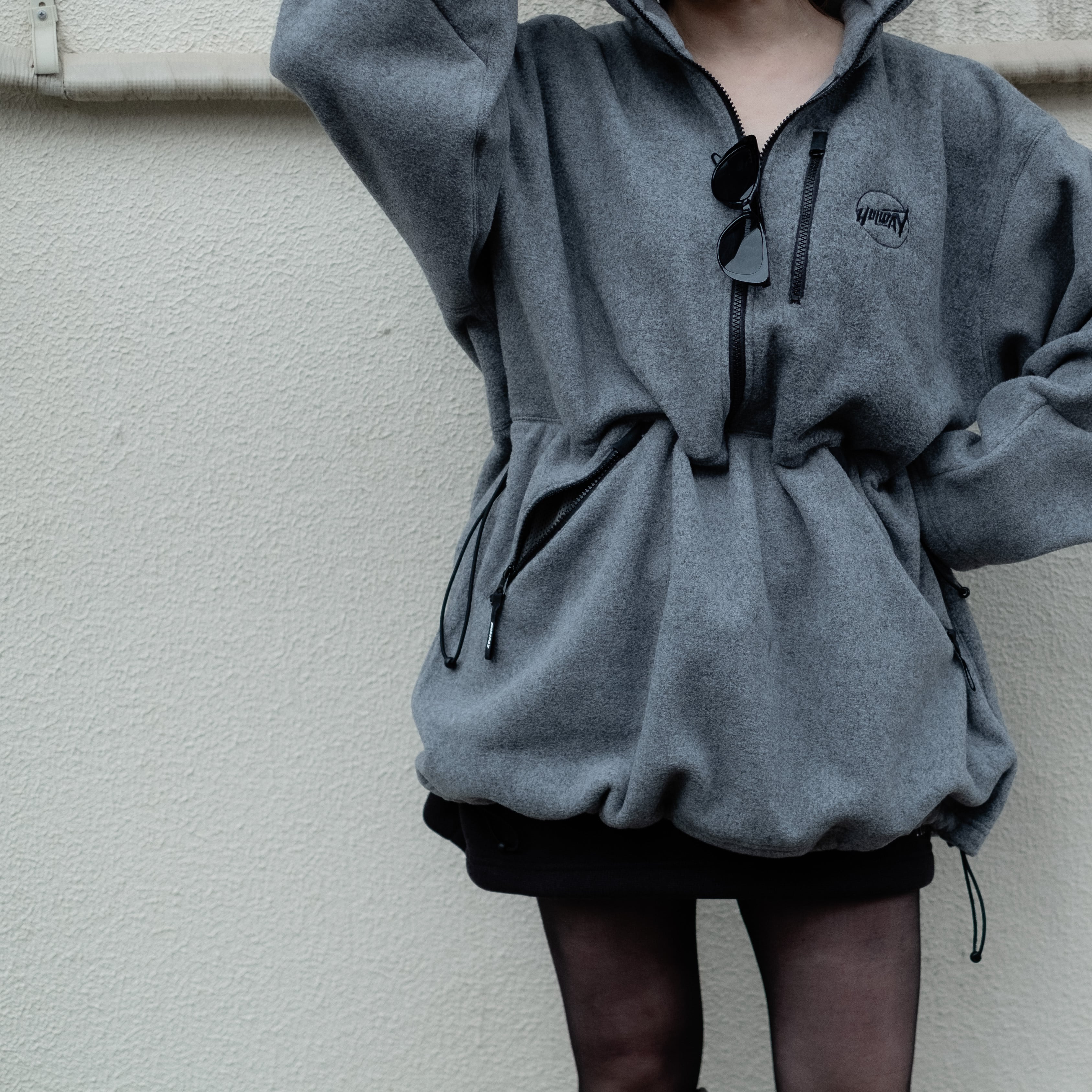 ワンピース HOLIDAY CLASSIC FLEECE ANORAK DRESS CLASSIC FLEECE ANORAK DRESS｜HOLIDAY（ホリデイ）OFFICIAL ONLINE