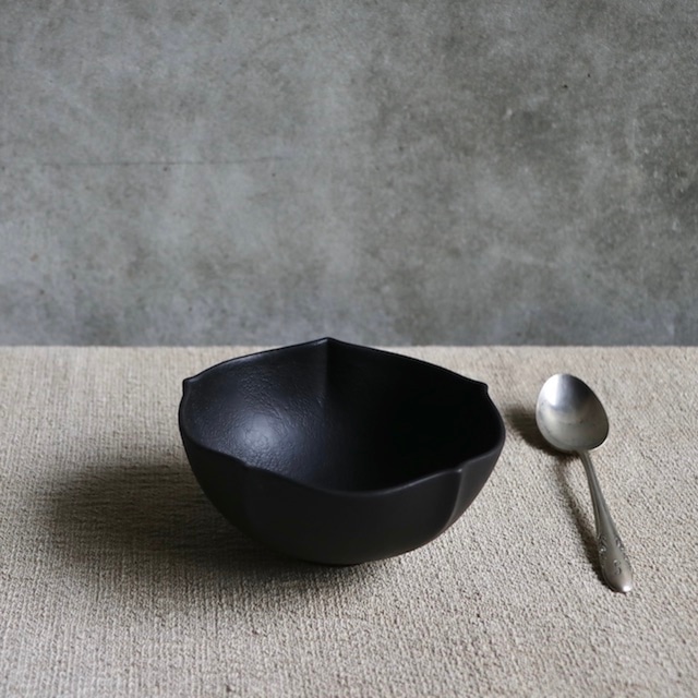 黒泡 桔梗型小鉢  Black foam  Bellflower small bowl