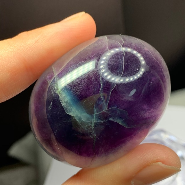 141.可愛い色合い♪フローライトたまご 台座付き