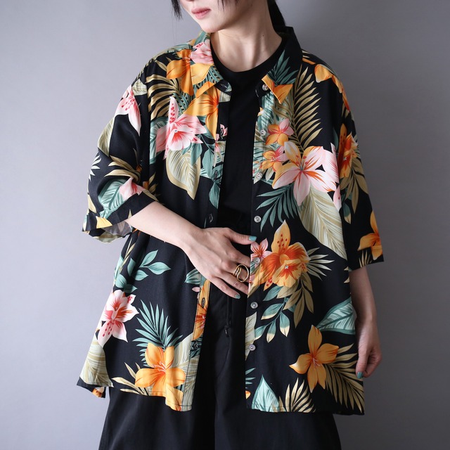 wide over silhouette botanical pattern h/s shirt