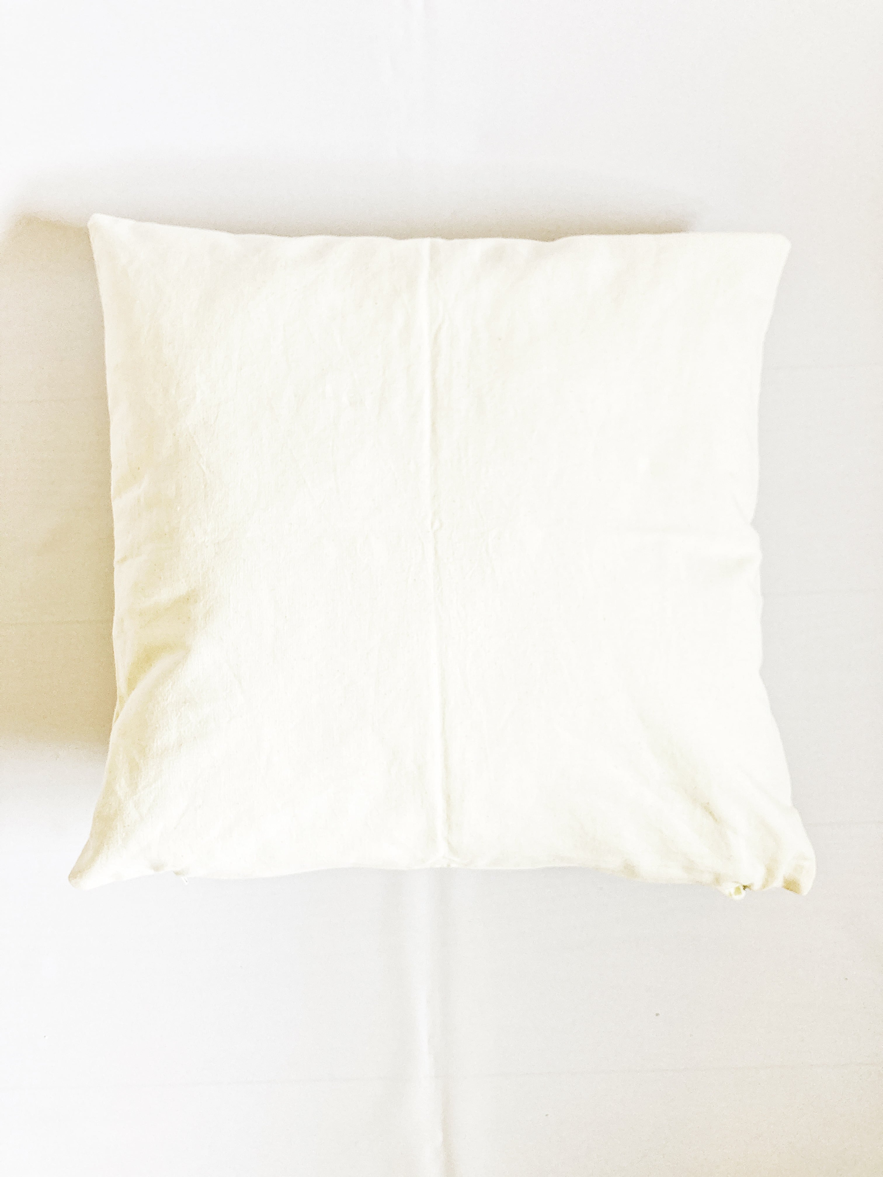 クッションカバー オトミ刺繍 赤 レッド 動物 花 植物 メキシコ