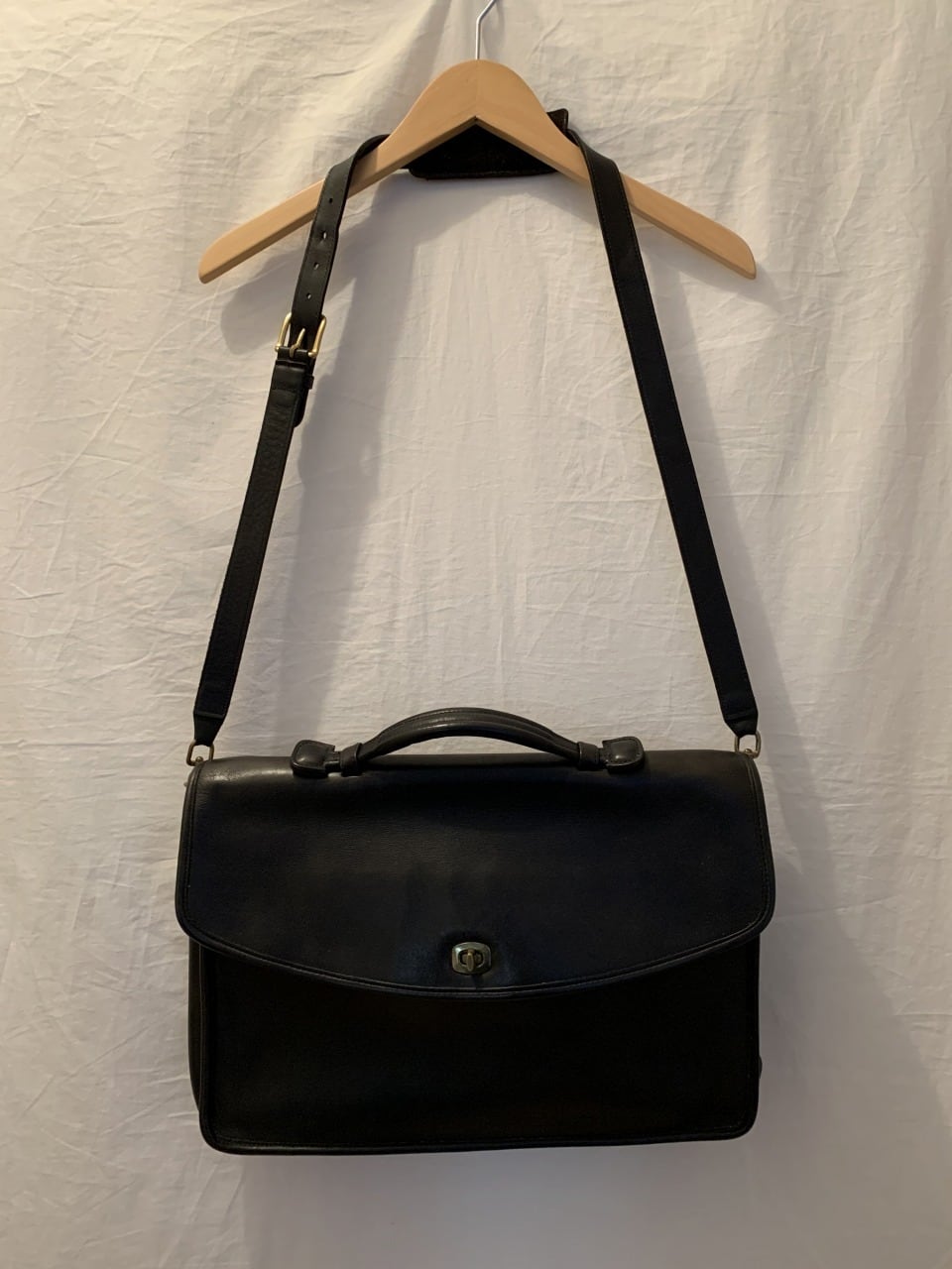 Leather Shoulder Bag "COACH"