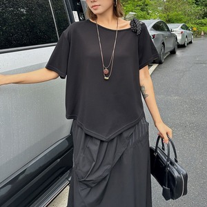 ASYMMETRIC CUT OUT RELAXED SHORT SLEEVE TOP M-17412