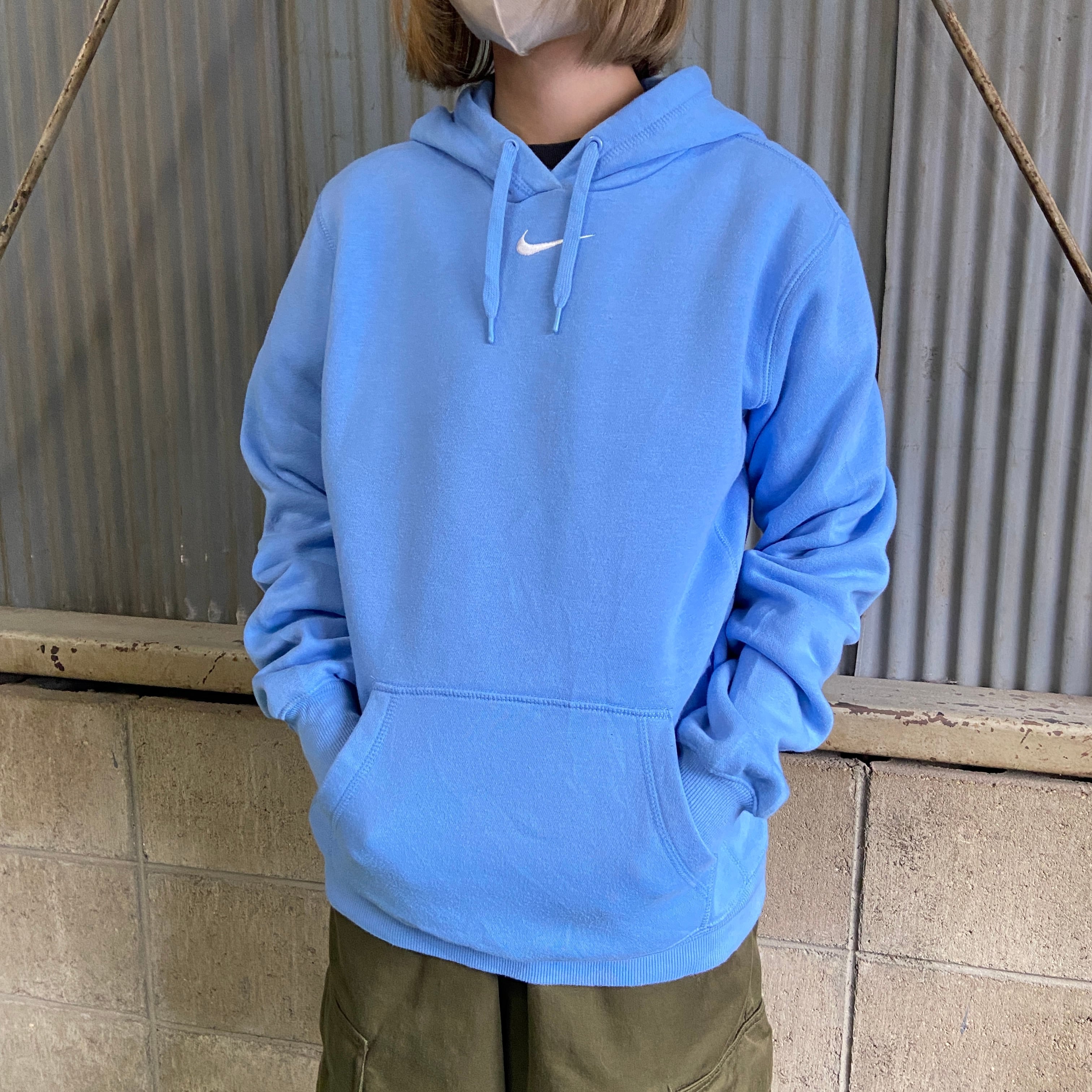 NIKE ナイキ センターロゴ 刺繍 ワンポイント スウェットパーカー  